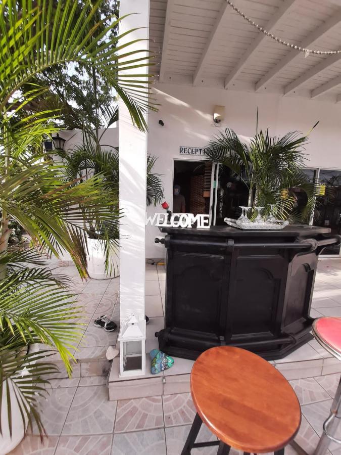 Palmita Hotel Hostel Oranjestad Dış mekan fotoğraf