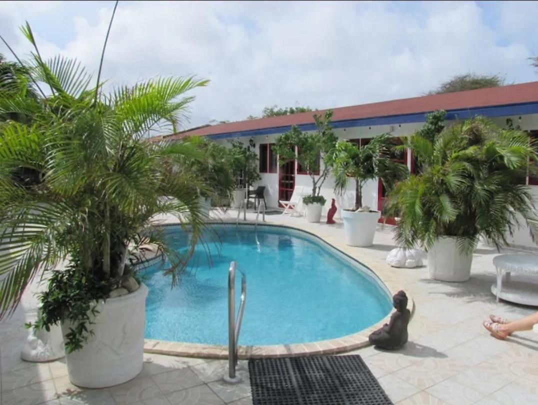 Palmita Hotel Hostel Oranjestad Dış mekan fotoğraf