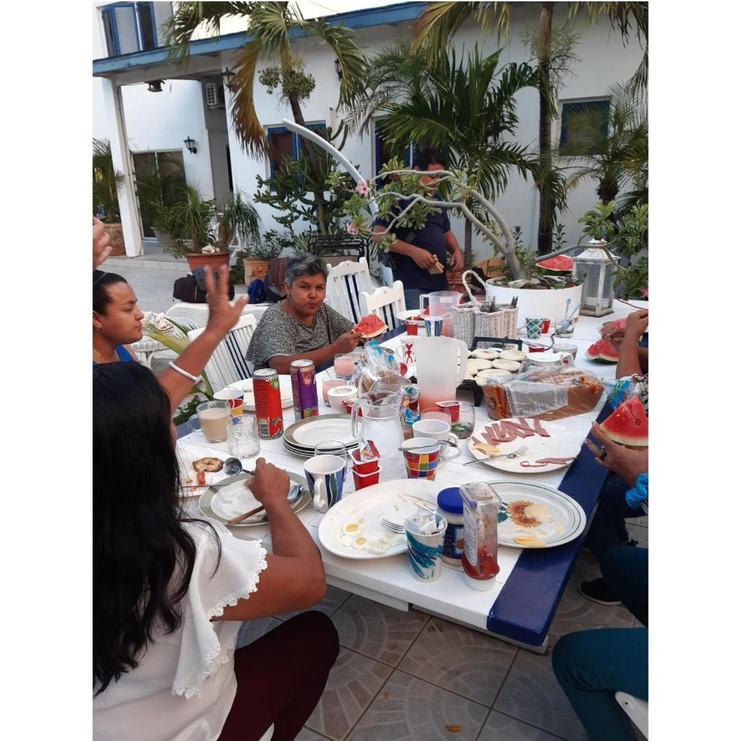 Palmita Hotel Hostel Oranjestad Dış mekan fotoğraf